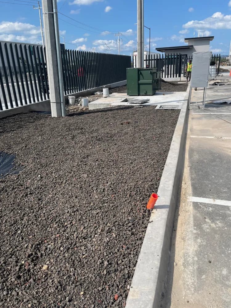 Terreno industrial limpio después de desmonte por Pro Verde en Monterrey